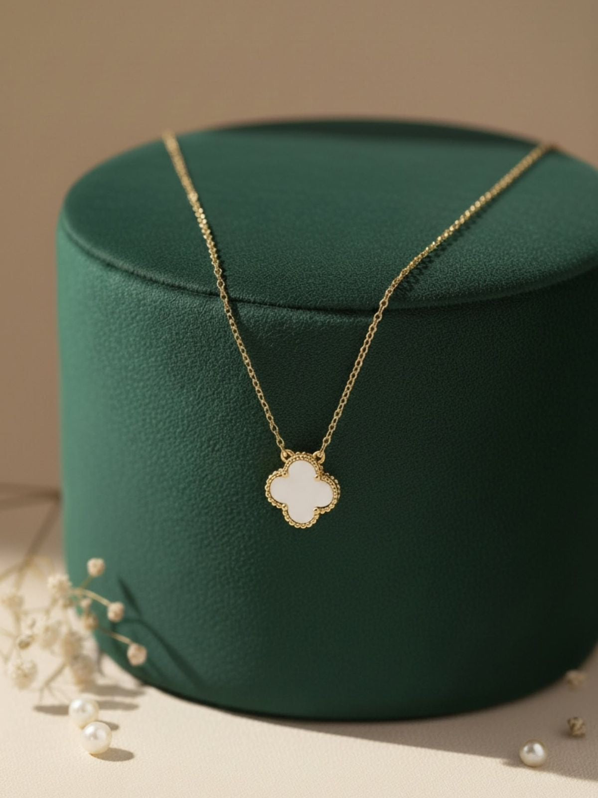 Black and White Reversible Clove Necklace