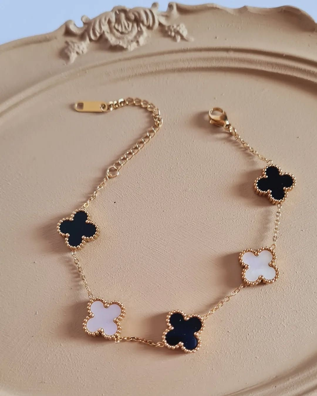 Four Leaf Multicolour White/Black Clover Bracelet