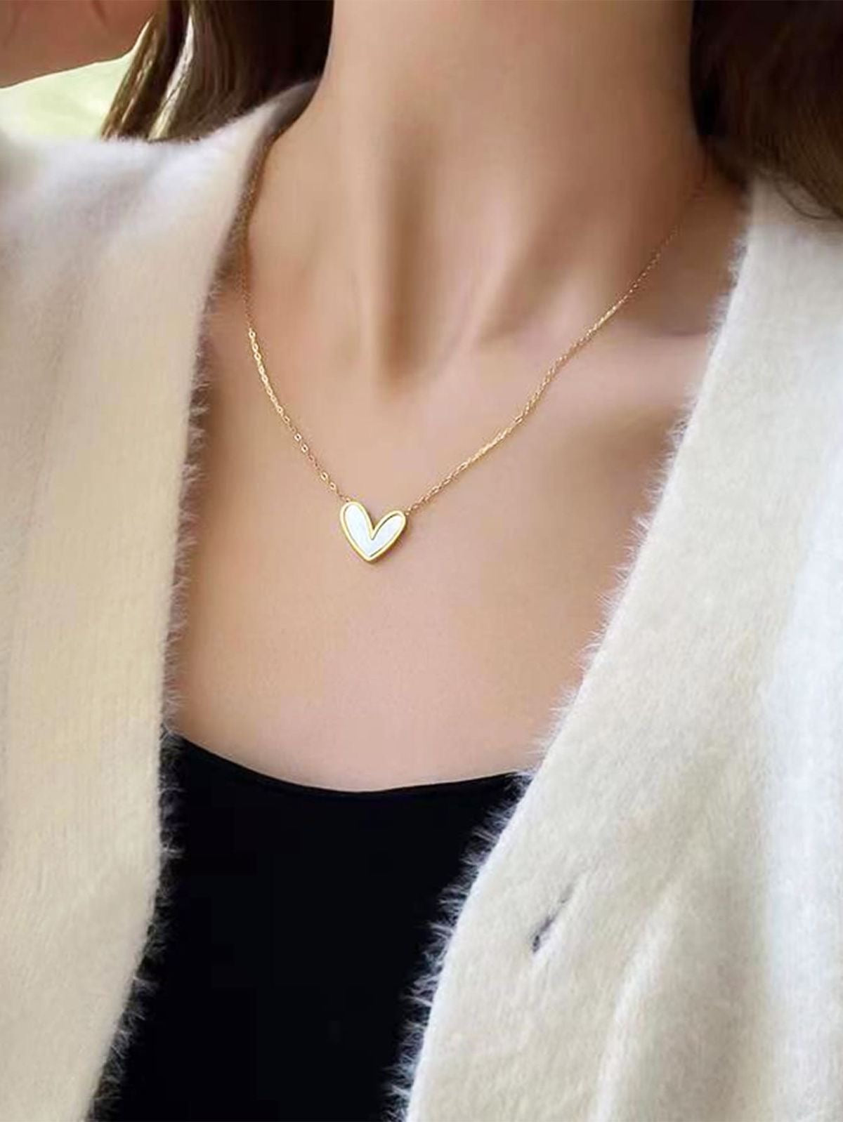 White Heart Acrylic Pendant Necklace