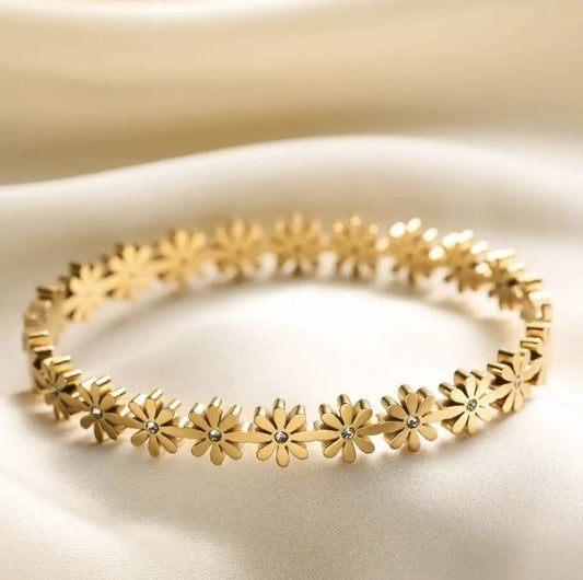 Daisy Radiance Bangle Bracelet