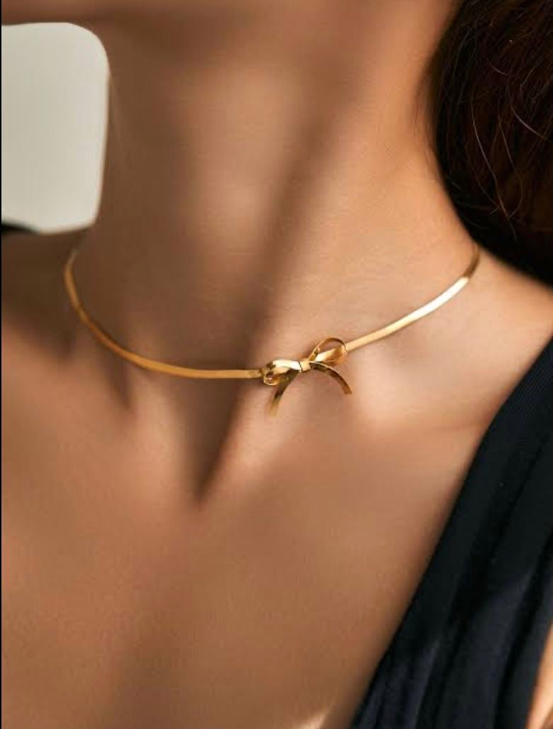 Snake Chain Twisted Bow Necklace