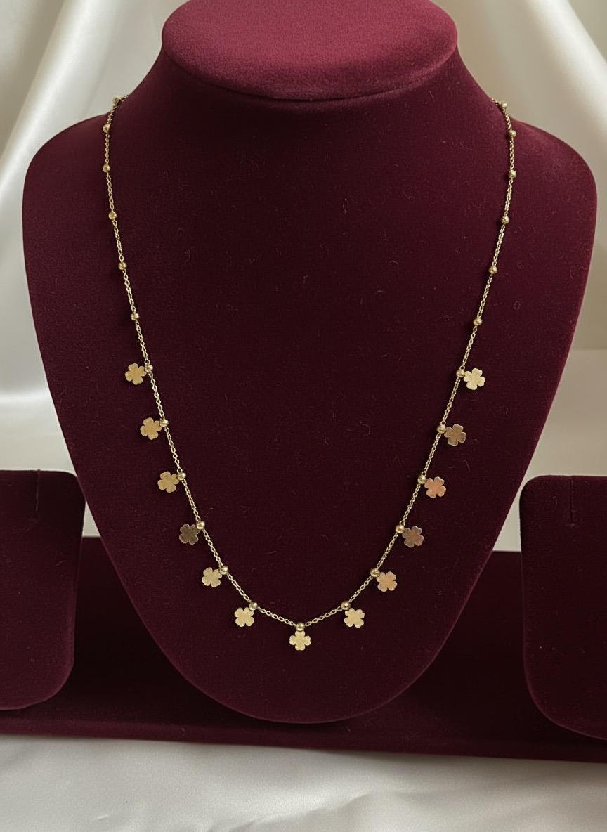 Shimmering Multi Clove Necklace