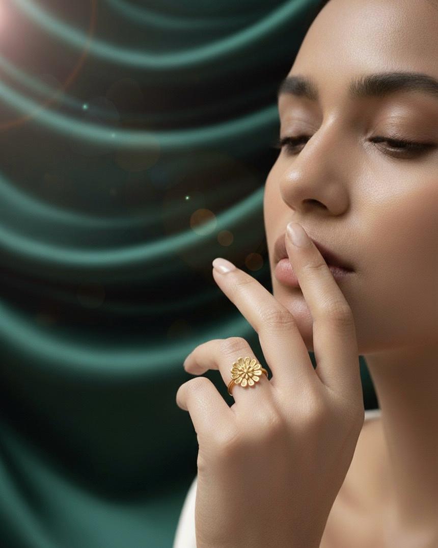 Golden Daisy Adjustable Ring