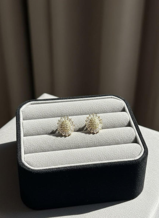 Flowering Beauty Gold Stud